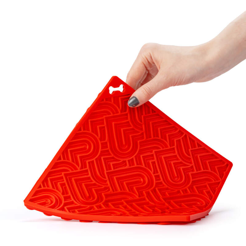 Heart-Pattern Silicone Lick Mat for Dogs & Cats (20x20cm) - Image 8